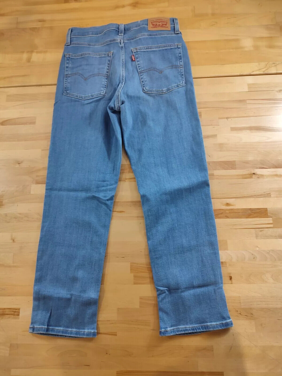 Levi's Ladies' 724 High-Rise Crop Jeans (1744141)