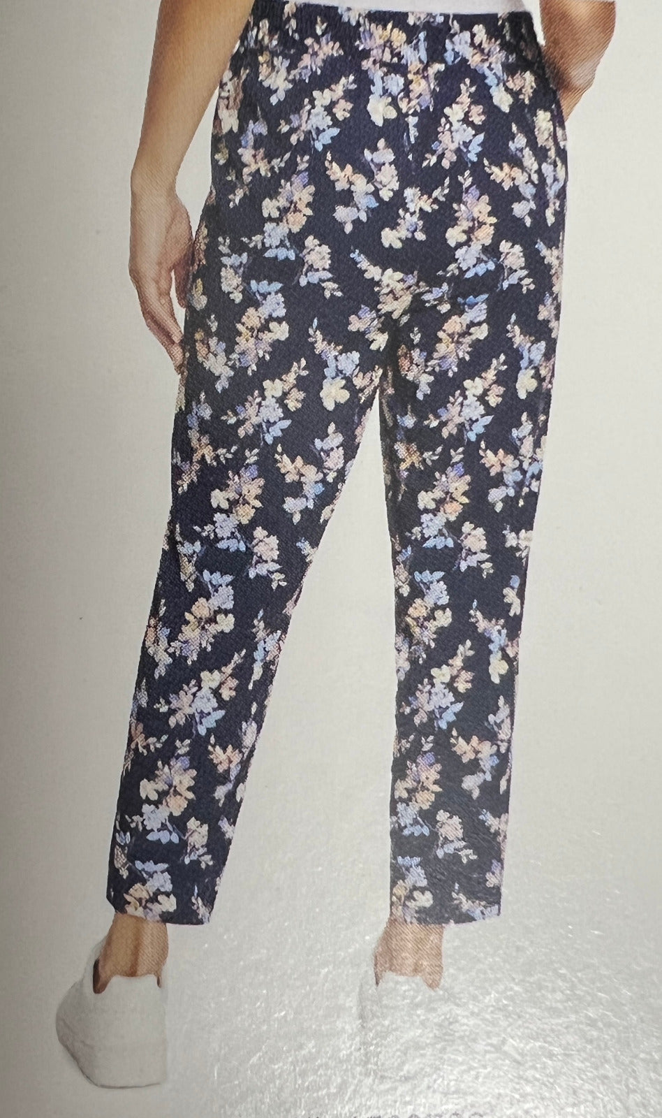 Jessica Simpson Ladies Printed Pull-on Pant 1583709 (Navy Flowers Medium)