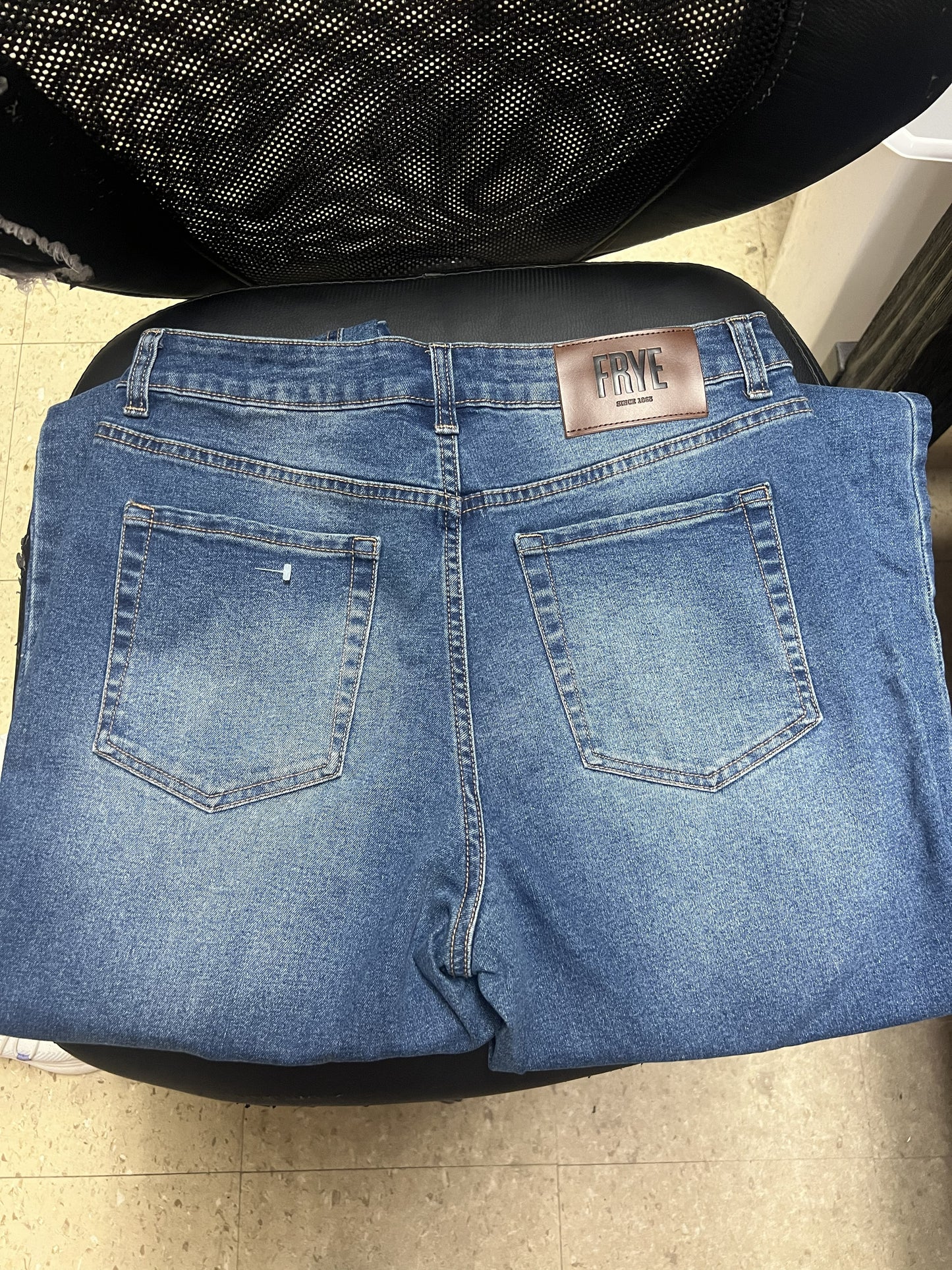 Frye Amari High Rise Jeans Size 6 Roll Cuff Medium Wash NWOT 1859395 Workwear