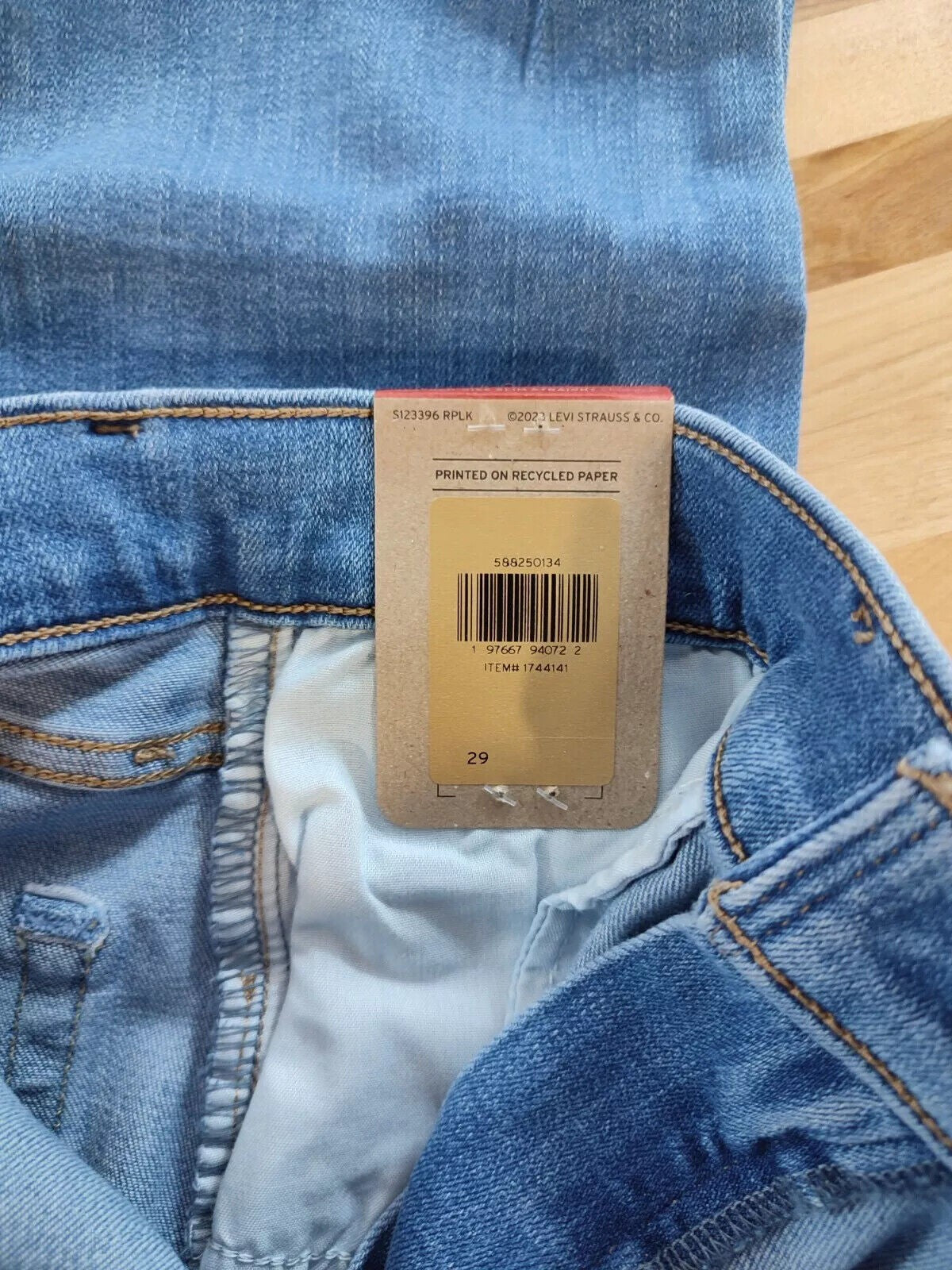 Levi's Ladies' 724 High-Rise Crop Jeans (1744141)