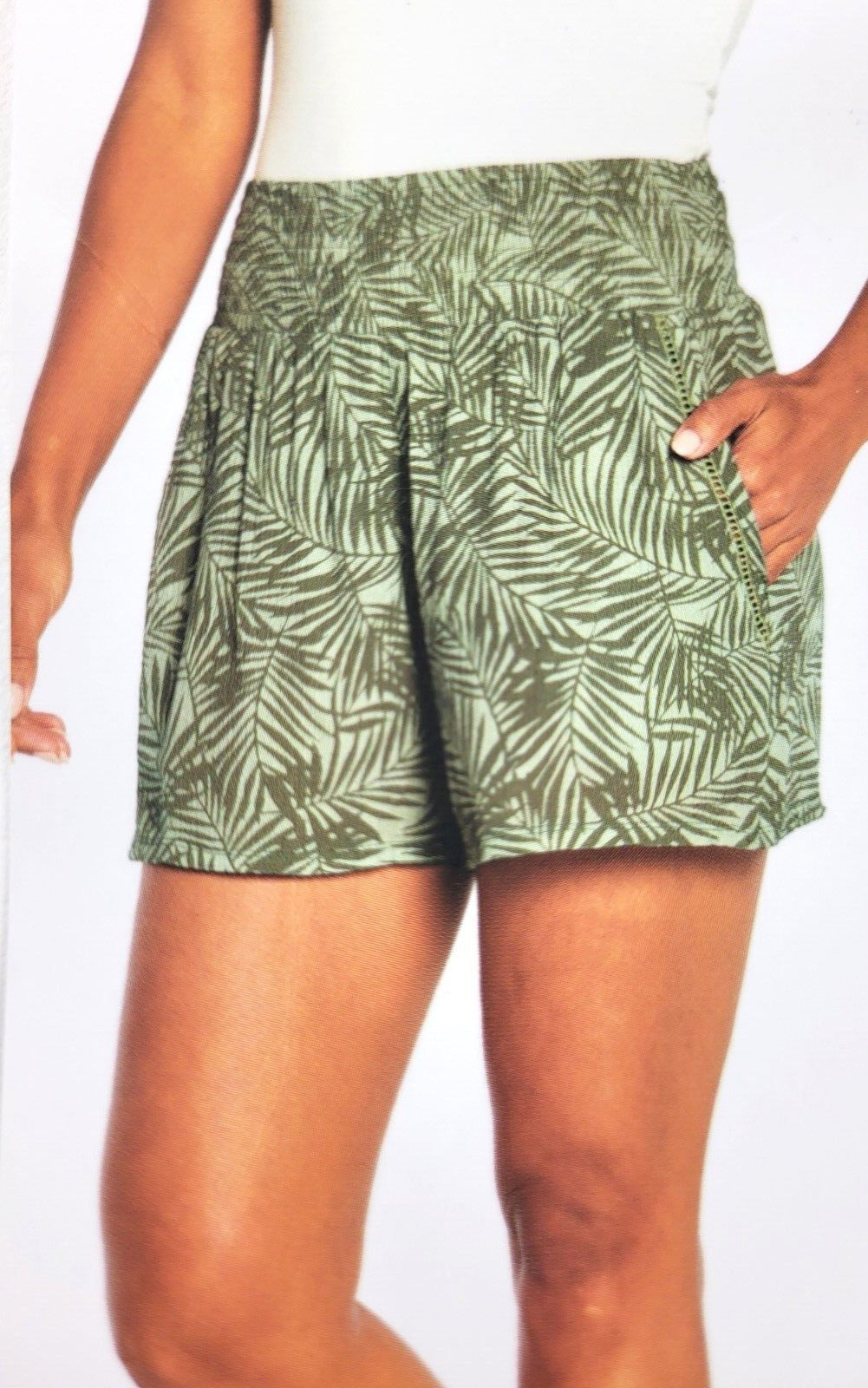 Three Dots Ladies' Pull-on Printed Shorts 1670889