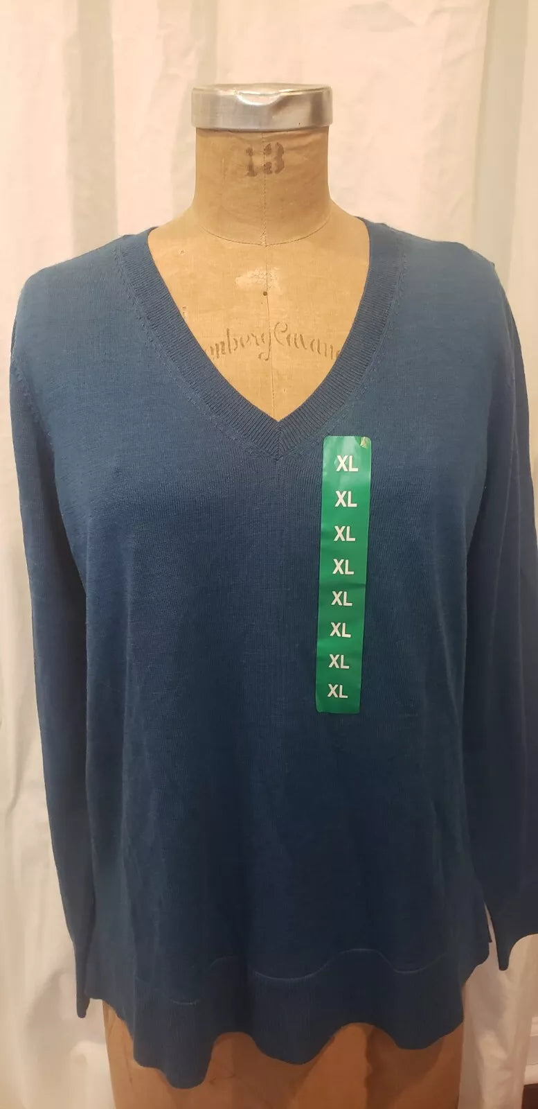 Katherine Barclay Womens Extra Fine Merino Wool V Neck Sweater (1720433)