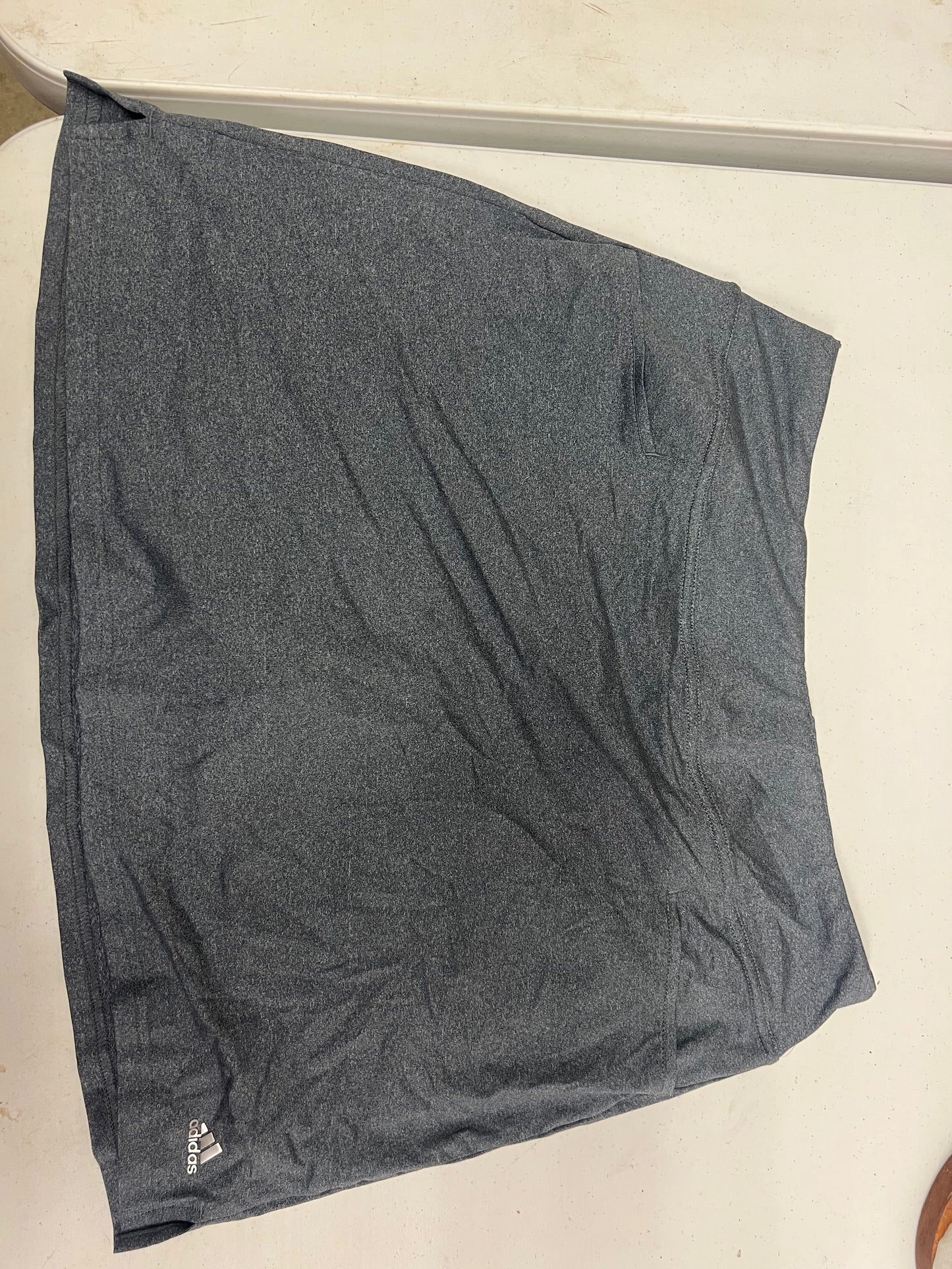 ADIDAS ACTIVE SKORT LARGE GRAY