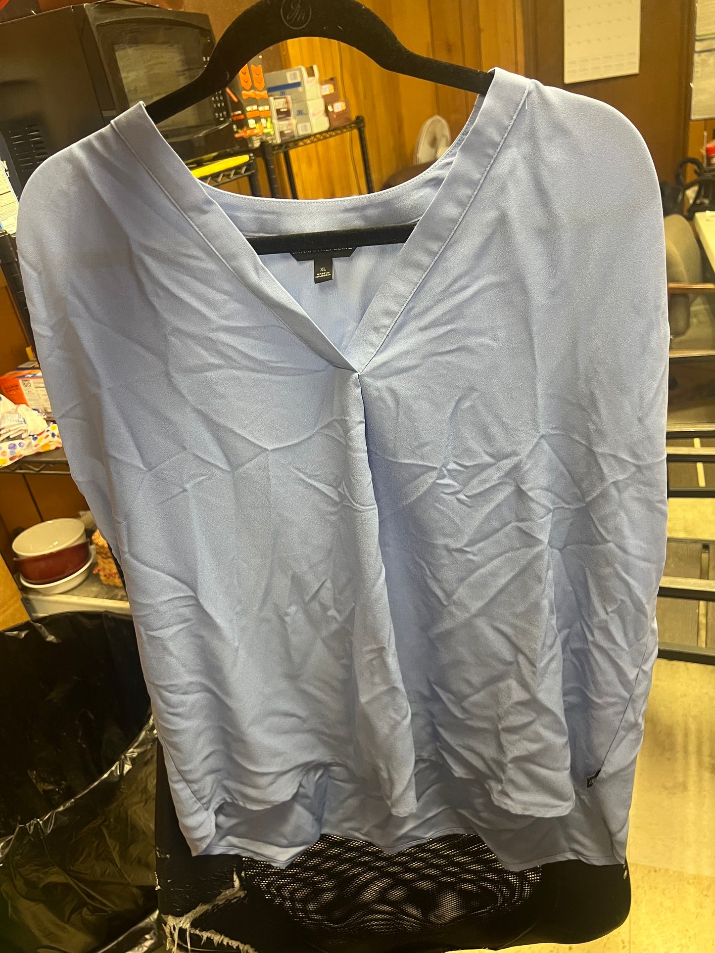 Banana Republic Women's Blue Short Sleeve V Neck Blouse - XL