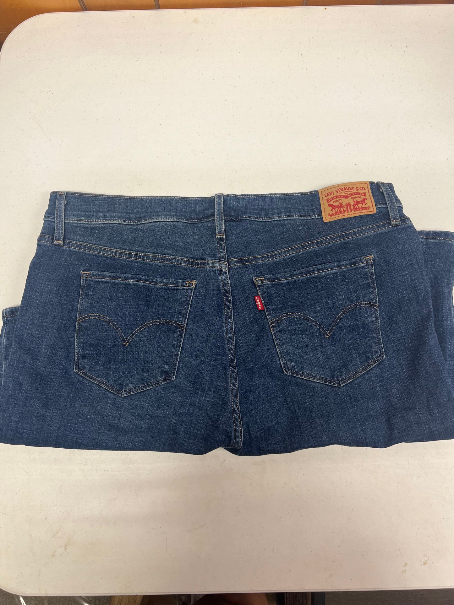 Levi's Women's 311 Shaping Skinny Capri Blue Denim Jeans Size 33