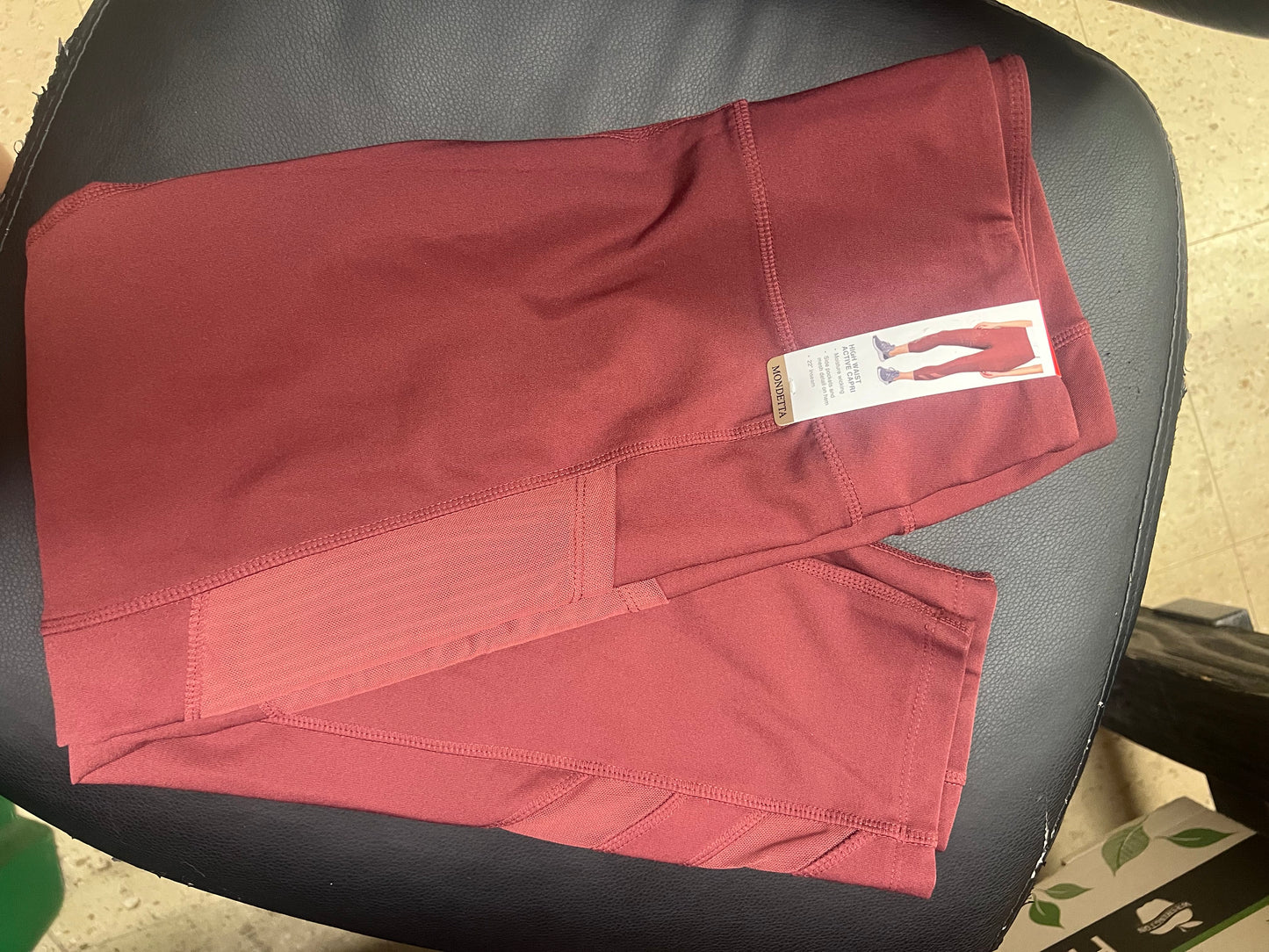 Mondetta Womens Red High Waist Mesh Active Capri Leggings Medium - NEW W/OUT TAGS