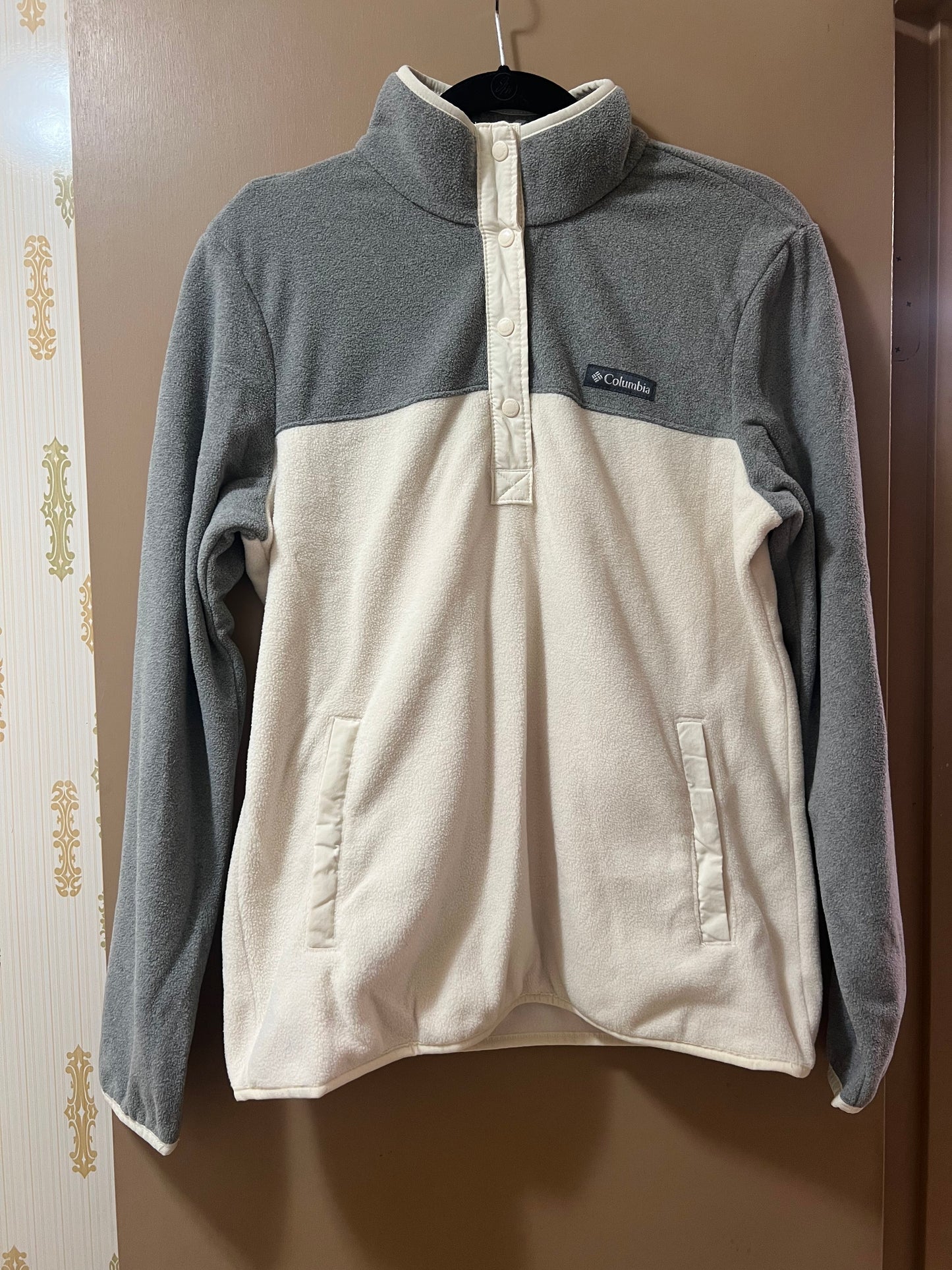 Columbia Women’s Fleece Winter Jacket Cream Gray Snap Collar Medium - NEW W/OUT TAGS